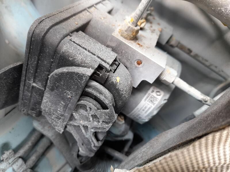 Recambio de abs para dacia sandero iii 1.0 tce 90 referencia OEM IAM 476609484R  