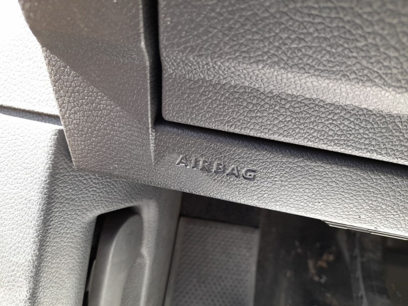 Recambio de kit airbag para volkswagen golf vi (5k1) 1.6 tdi referencia OEM IAM 5N0880201F C/SALPICADERO,PRETENSORES Y AIRBAG DE