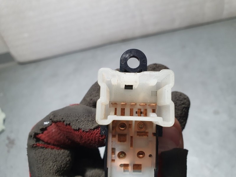 Recambio de mando elevalunas trasero derecho para nissan pulsar (c13) acenta referencia OEM IAM SIN REF  