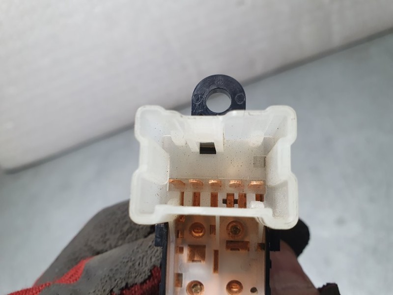 Recambio de mando elevalunas trasero izquierdo para nissan pulsar (c13) acenta referencia OEM IAM SIN REF  