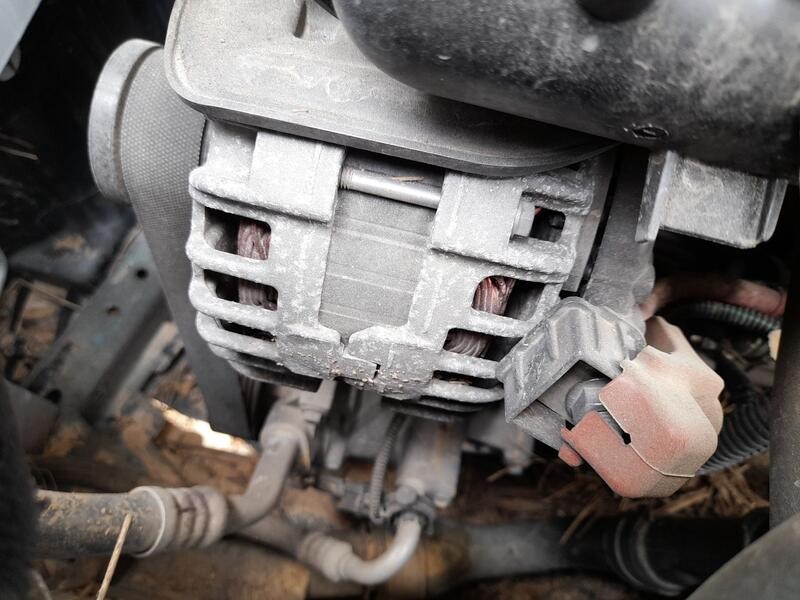 Recambio de alternador para dacia sandero iii 1.0 tce 90 referencia OEM IAM 231002175R  