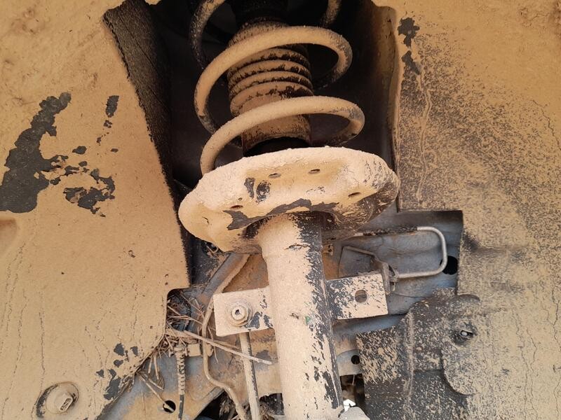 Recambio de amortiguador delantero derecho para dacia sandero iii 1.0 tce 90 referencia OEM IAM 543026804R  