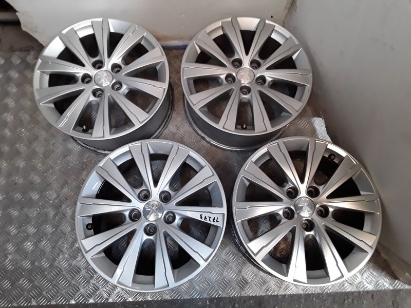 Recambio de juego llantas aluminio para peugeot 308 ii (lb_, lp_, lw_, lh_, l3_) 1.6 hdi 100 referencia OEM IAM 7X16 5 TORN ET44