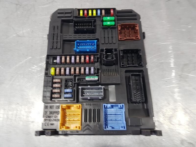 Recambio de caja reles / fusibles para toyota proace city verso monospace (bky_) 1.5 d-4d 100 (bkymd) referencia OEM IAM 9830707