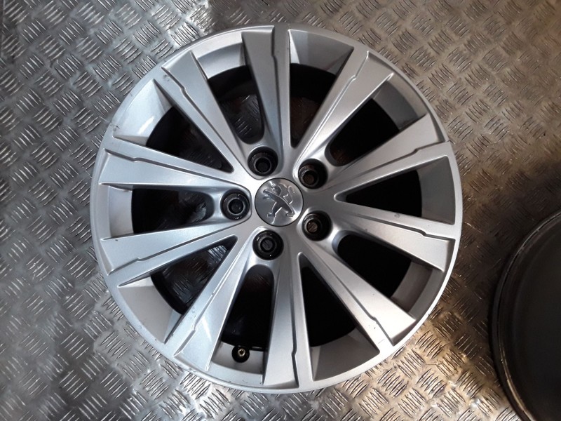 Recambio de juego llantas aluminio para peugeot 308 ii (lb_, lp_, lw_, lh_, l3_) 1.6 hdi 100 referencia OEM IAM 7X16 5 TORN ET44