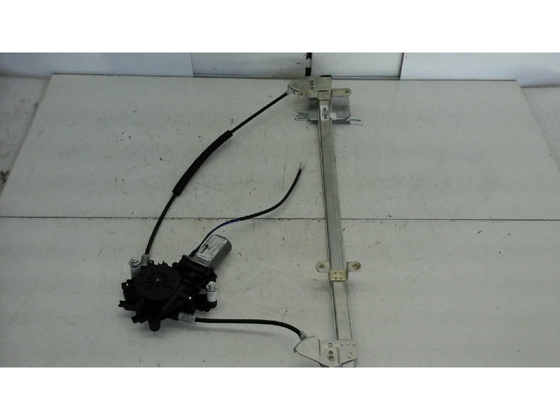 Recambio de elevalunas delantero izquierdo para nissan serena (c23m) referencia OEM IAM  2 PINS ELECTRICO