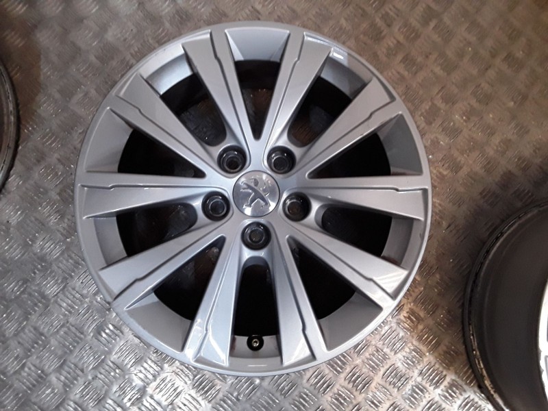 Recambio de juego llantas aluminio para peugeot 308 ii (lb_, lp_, lw_, lh_, l3_) 1.6 hdi 100 referencia OEM IAM 7X16 5 TORN ET44