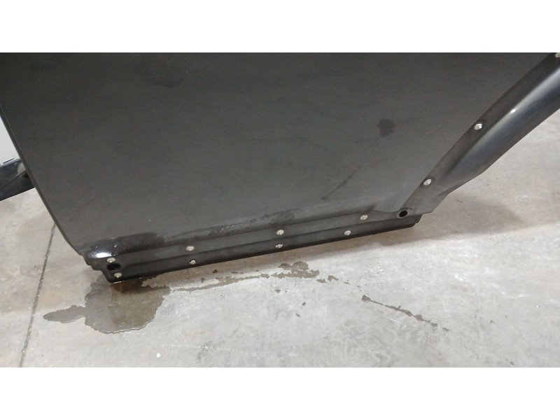 Recambio de puerta trasera izquierda para land rover discovery tdv6 hse referencia OEM IAM BFA780190  