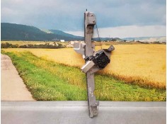 Recambio de elevalunas delantero derecho para dacia sandero ambiance referencia OEM IAM  2 PINS ELECTRICO