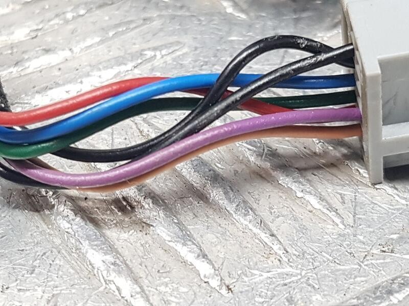 Recambio de retrovisor derecho para land rover discovery tdv6 hse referencia OEM IAM CRB503140PMA ELECTRICO 2 CLAVIJAS DE 4 Y 7 