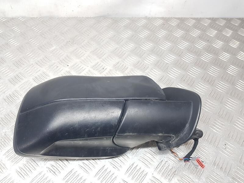 Recambio de retrovisor derecho para land rover discovery tdv6 hse referencia OEM IAM CRB503140PMA ELECTRICO 2 CLAVIJAS DE 4 Y 7 
