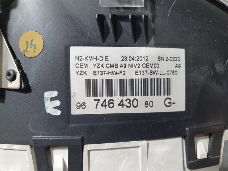 Recambio de cuadro instrumentos para peugeot 208 active referencia OEM IAM 9674643080  