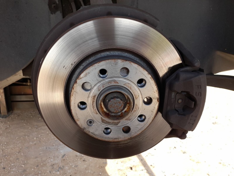 Recambio de mangueta delantera derecha para volkswagen golf vi (5k1) 1.6 tdi referencia OEM IAM 1K0407256T  