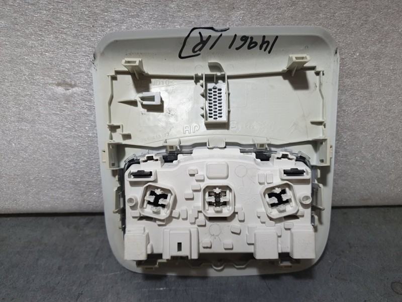 Recambio de luz interior para peugeot 208 active referencia OEM IAM 9674441377  