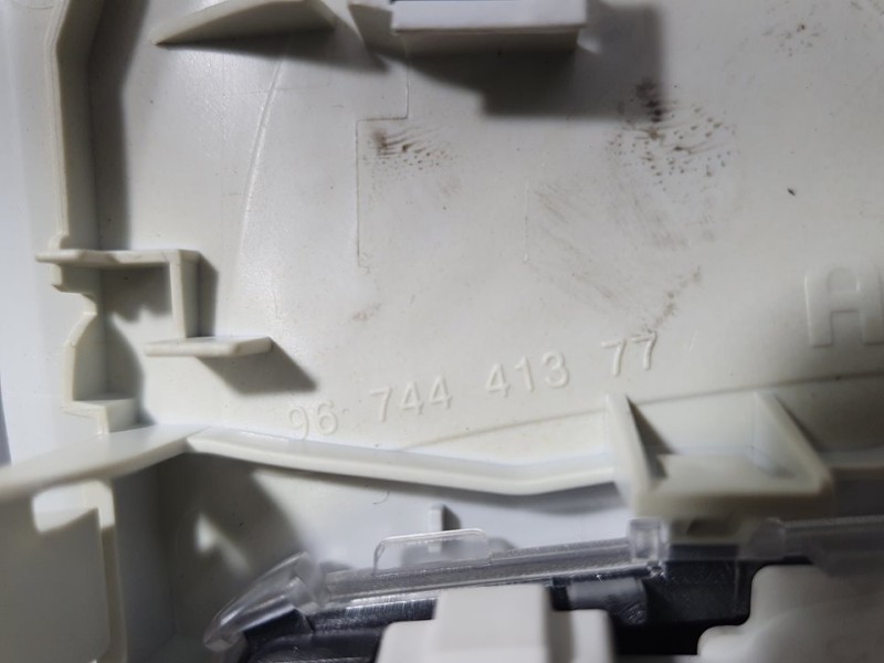 Recambio de luz interior para peugeot 208 active referencia OEM IAM 9674441377  