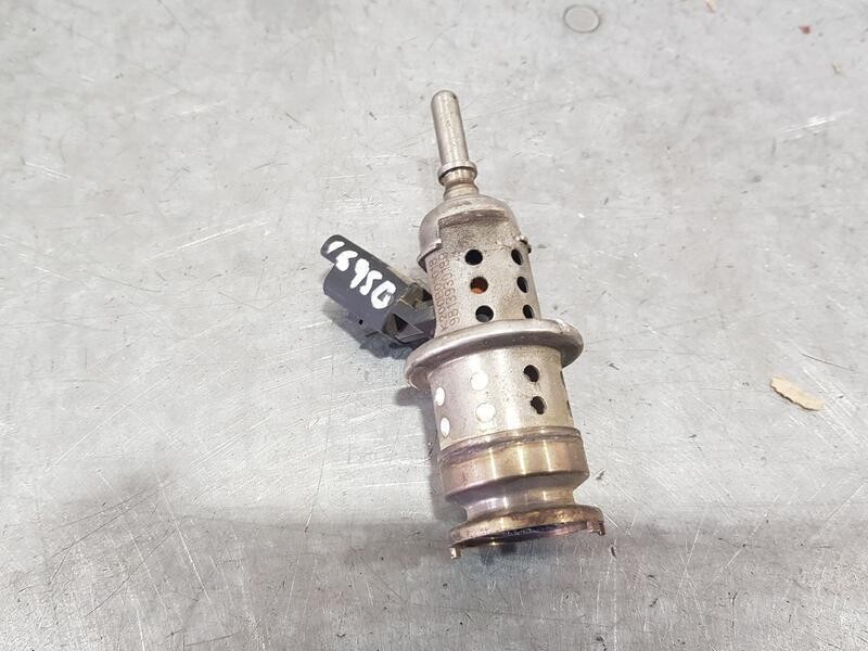 Recambio de inyector adblue para peugeot 2008 i (cu_) 1.5 bluehdi 100 referencia OEM IAM 9813930180  