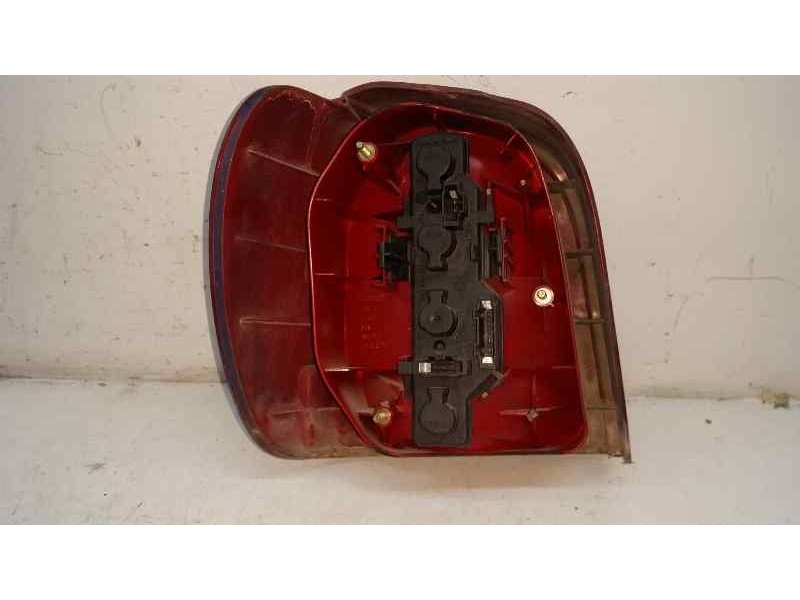 Recambio de piloto trasero derecho para volkswagen polo berlina (6n2) conceptline referencia OEM IAM 6N0945096H  