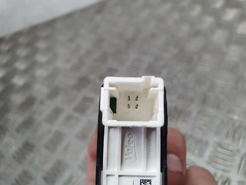 Recambio de mando elevalunas delantero derecho para peugeot 308 style referencia OEM IAM 96762292ZD  