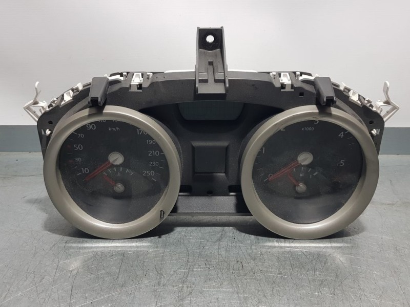 Recambio de cuadro instrumentos para renault megane ii berlina 5p confort authentique referencia OEM IAM 8200399700D  
