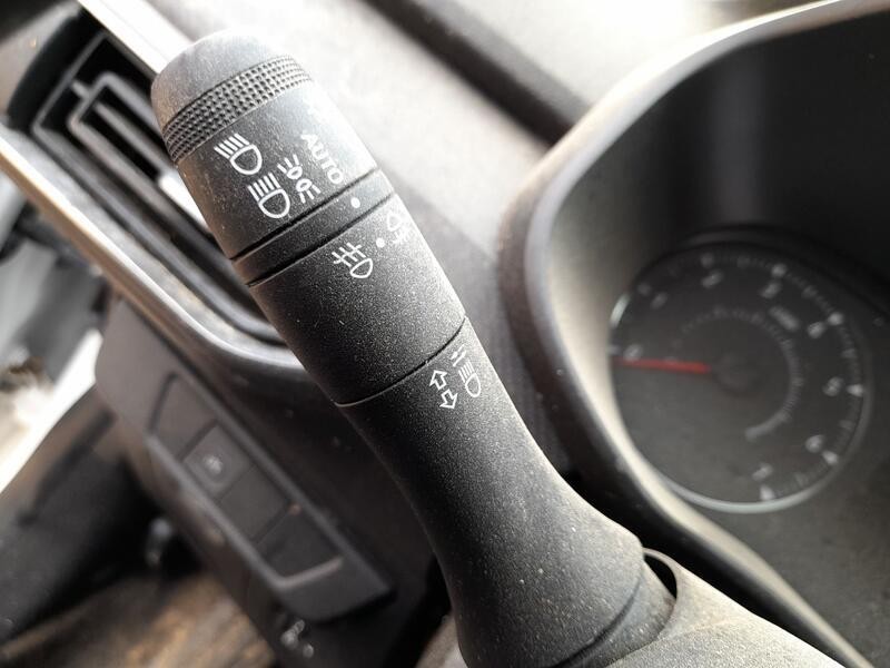 Recambio de mando luces y limpia para dacia sandero iii 1.0 tce 90 referencia OEM IAM 255671005R  
