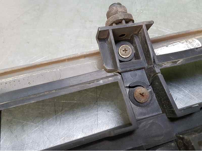 Recambio de rejilla delantera para ssangyong rexton rx 270 full referencia OEM IAM   CROMADO TOCADO Y PATAS ROTAS