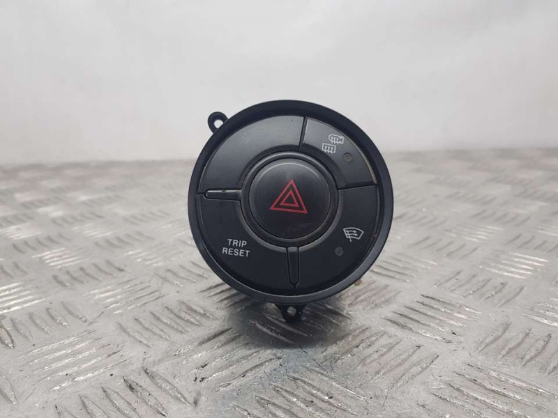 Recambio de warning para ssangyong actyon sports xdi 4wd referencia OEM IAM 520131000HCH  