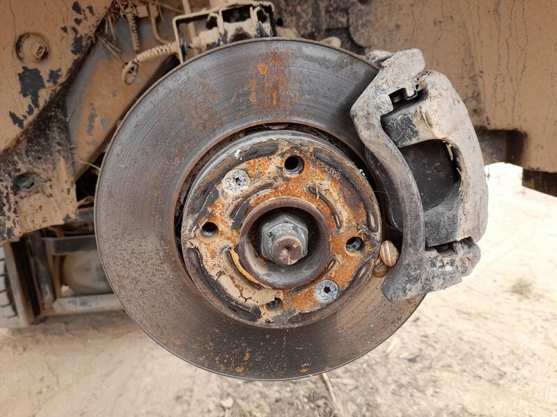 Recambio de mangueta delantera derecha para dacia sandero iii 1.0 tce 90 referencia OEM IAM 400146417R  