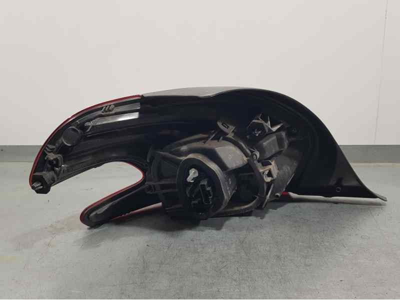 Recambio de piloto trasero derecho para peugeot 208 signature referencia OEM IAM 9825601180  