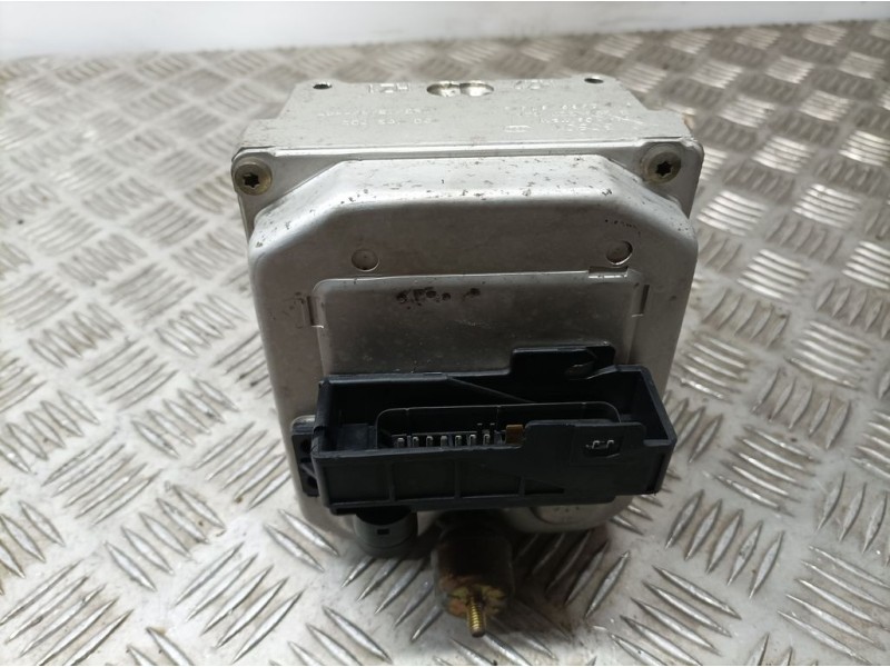 Recambio de abs para opel vectra b berlina básico referencia OEM IAM 90468702 0265220024 BOSCH