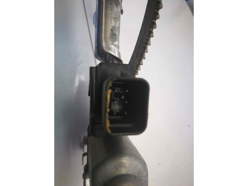 Recambio de elevalunas delantero derecho para opel meriva 1.7 16v cdti cat referencia OEM IAM 93389552  6 PINS