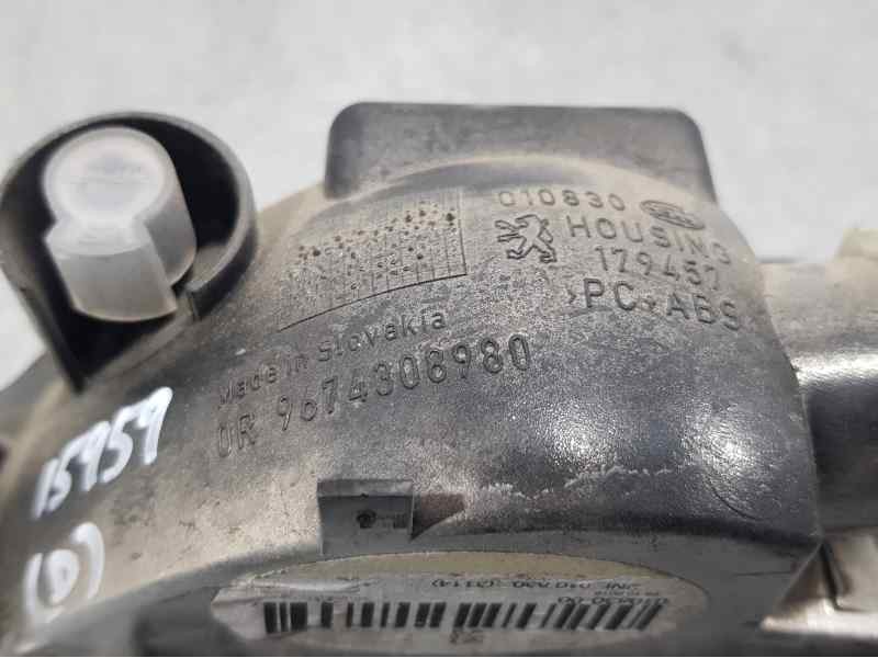 Recambio de piloto trasero central para peugeot 208 signature referencia OEM IAM 9674308980  PARAGOLPES ANTINIEBLA