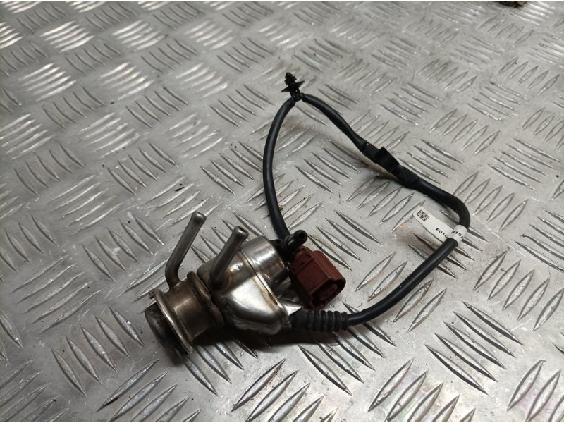 Recambio de inyector adblue para seat arona style referencia OEM IAM 04L131113P 0444025042 BOSCH