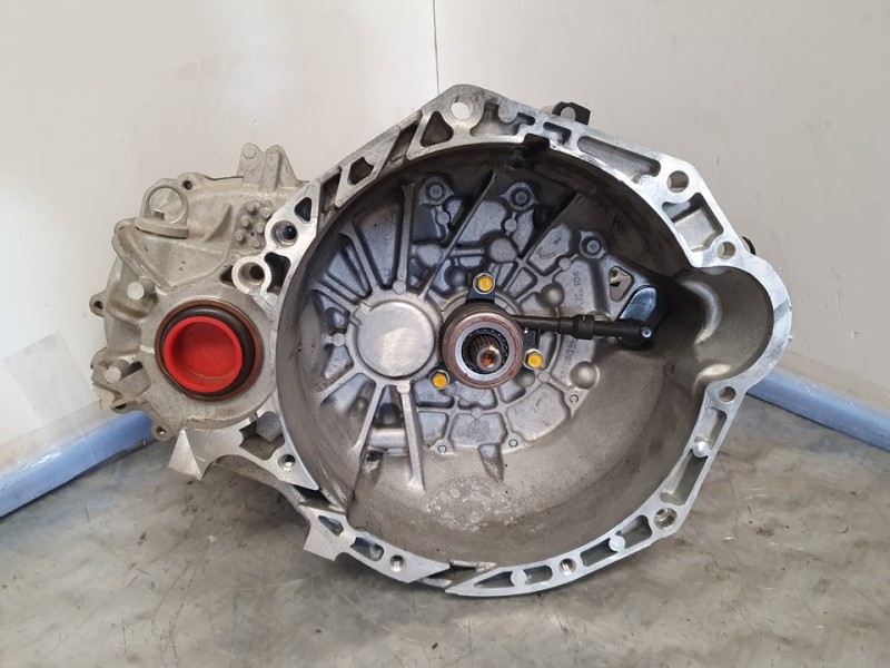 Recambio de caja cambios para hyundai i30 fastback klass referencia OEM IAM FMJ6F 538233 6VELOCIDADES
