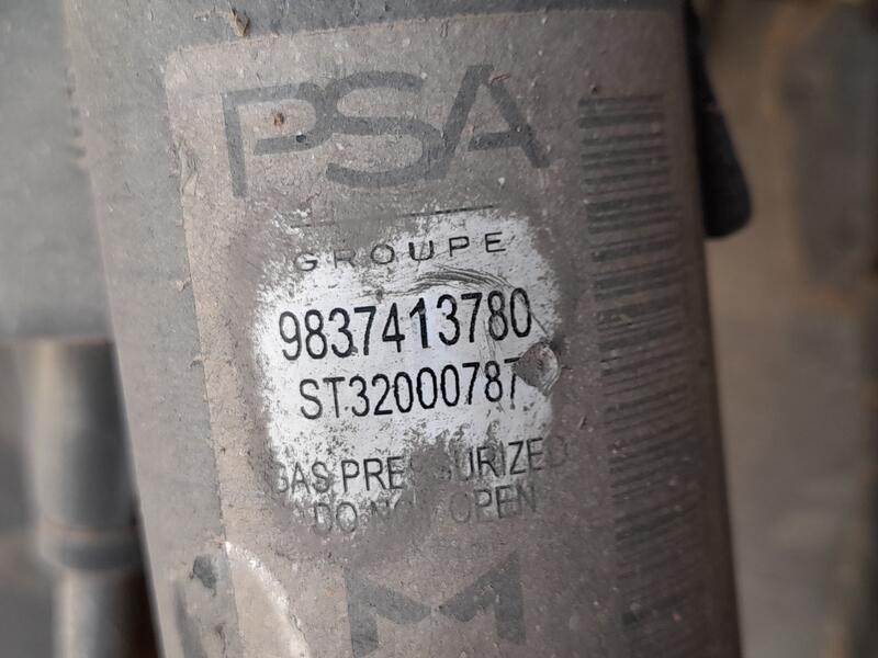 Recambio de amortiguador delantero izquierdo para opel corsa f (p2jo) 1.2 (68) referencia OEM IAM 9837413780  
