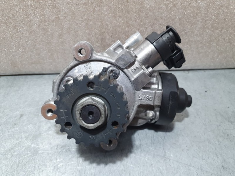 Recambio de bomba alta presion para audi a3 (8vk) 2.0 16v tdi referencia OEM IAM 04L130755D 0445010537 BOSCH