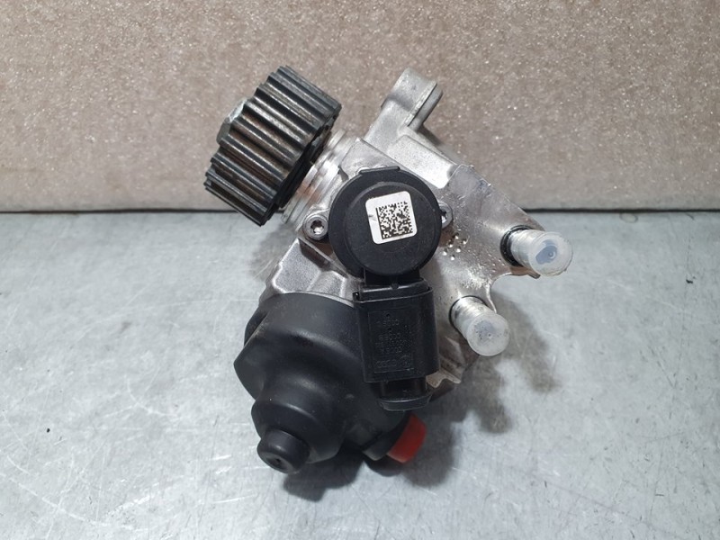Recambio de bomba alta presion para audi a3 (8vk) 2.0 16v tdi referencia OEM IAM 04L130755D 0445010537 BOSCH