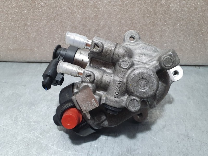 Recambio de bomba alta presion para audi a3 (8vk) 2.0 16v tdi referencia OEM IAM 04L130755D 0445010537 BOSCH