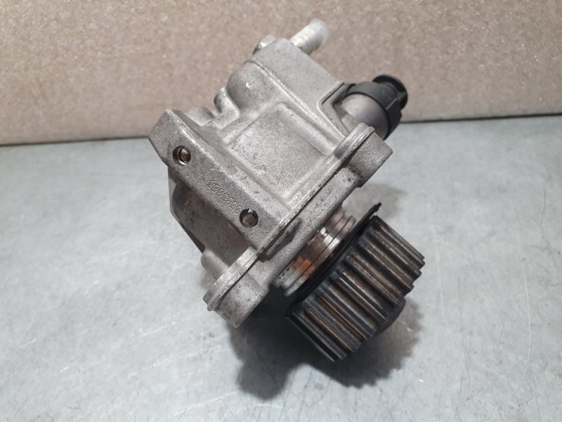 Recambio de bomba alta presion para audi a3 (8vk) 2.0 16v tdi referencia OEM IAM 04L130755D 0445010537 BOSCH