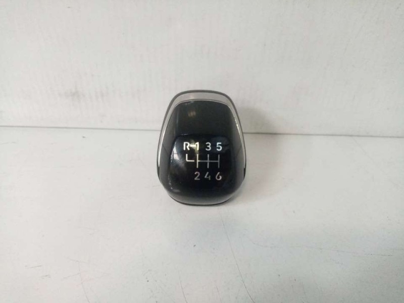 Recambio de pomo palanca cambio para peugeot 308 sw referencia OEM IAM 98379075DX 308 SW 6V POMO PALANCA CAMBIO 308 SW 6V