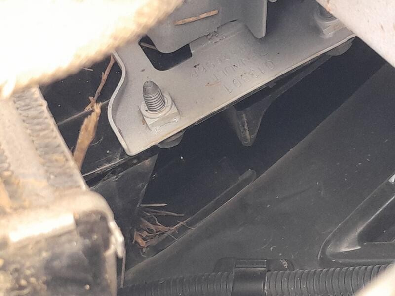 Recambio de refuerzo paragolpes delantero para dacia sandero iii 1.0 tce 90 referencia OEM IAM 752107205R  