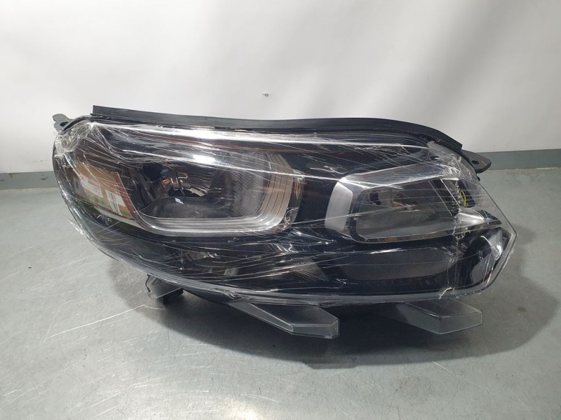Recambio de faro derecho para citroën jumpy spacetourer referencia OEM IAM 9808567680  