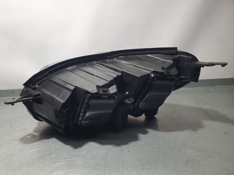 Recambio de faro derecho para citroën jumpy spacetourer referencia OEM IAM 9808567680  