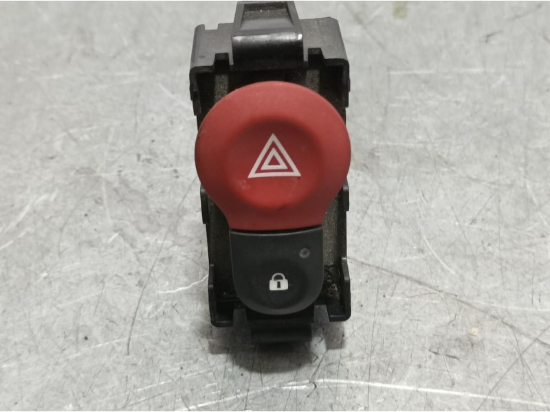 Recambio de warning para renault kangoo profesional referencia OEM IAM 252105246R  VALEO