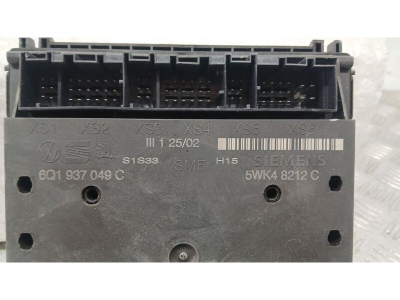 Recambio de caja reles / fusibles para seat ibiza (6l1) stella referencia OEM IAM 6Q1937049C SIEMENS 5WK48212C