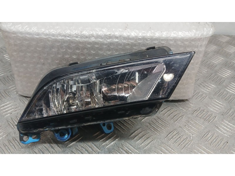 Recambio de faro antiniebla derecho para seat leon (5f1) 1.6 tdi referencia OEM IAM 6J9941702A HELLA 1NE01107702