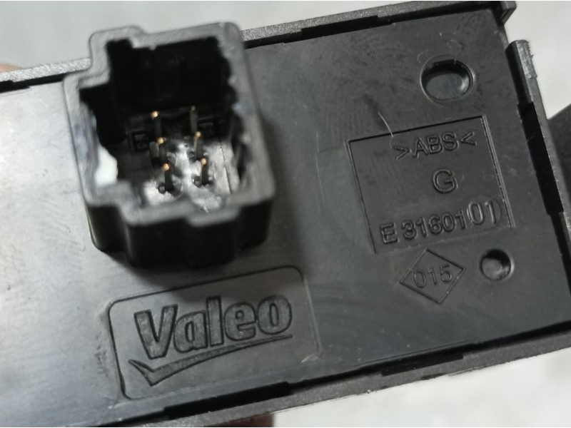 Recambio de warning para renault kangoo profesional referencia OEM IAM 252105246R  VALEO