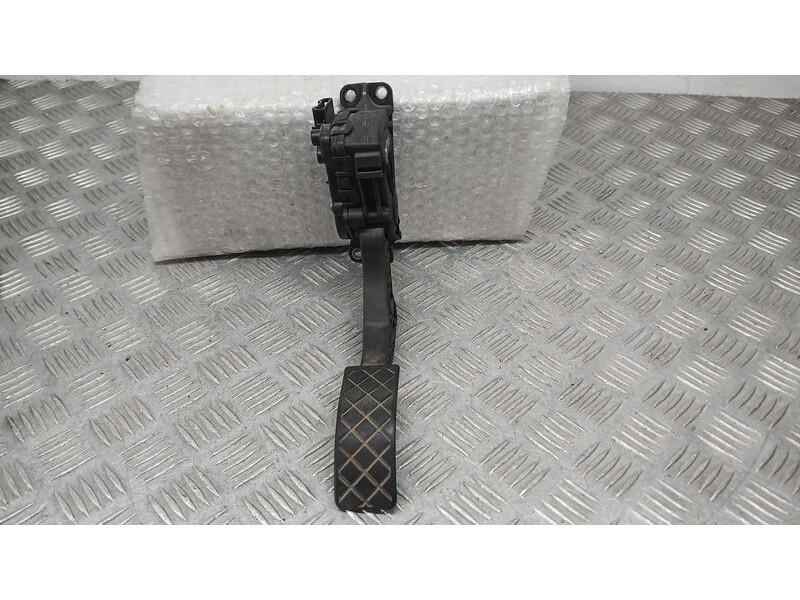 Recambio de potenciometro pedal para seat ibiza (6l1) stella referencia OEM IAM 6Q1721503C HELLA 6PV00849601