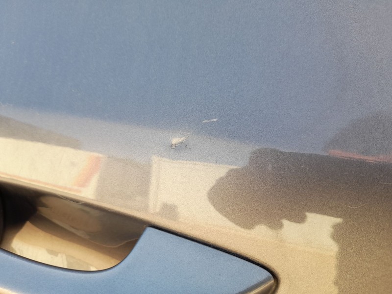 Recambio de puerta delantera derecha para volkswagen golf vi (5k1) 1.6 tdi referencia OEM IAM 5K4831056H TOCADA 