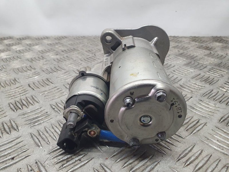 Recambio de motor arranque para hyundai i30 fastback klass referencia OEM IAM 3610008100 61004676 BORGWARNER