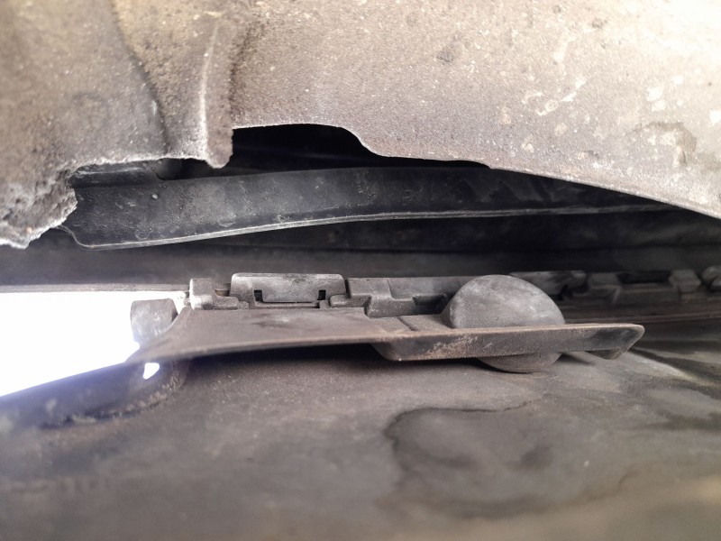 Recambio de refuerzo paragolpes trasero para volkswagen golf vi (5k1) 1.6 tdi referencia OEM IAM 5K0807305A  